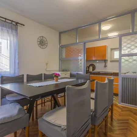 In Crikvenica 5611 Apartman *
